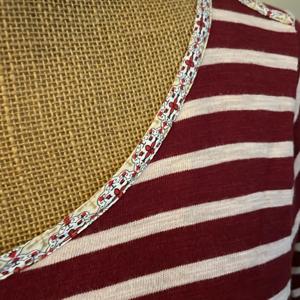 Beautiful Layered Top (L) - Picture 4 of 7